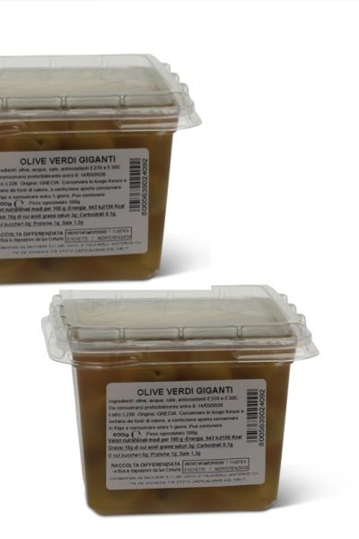 reusachtige Italiaanse groene olijven